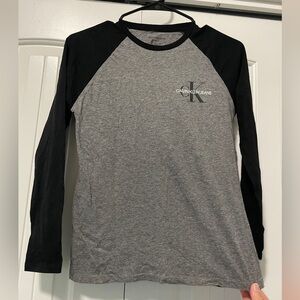 Calvin Klein Jeans | Boys Long Sleeve Raglan T-Shirt | Med (10/12)